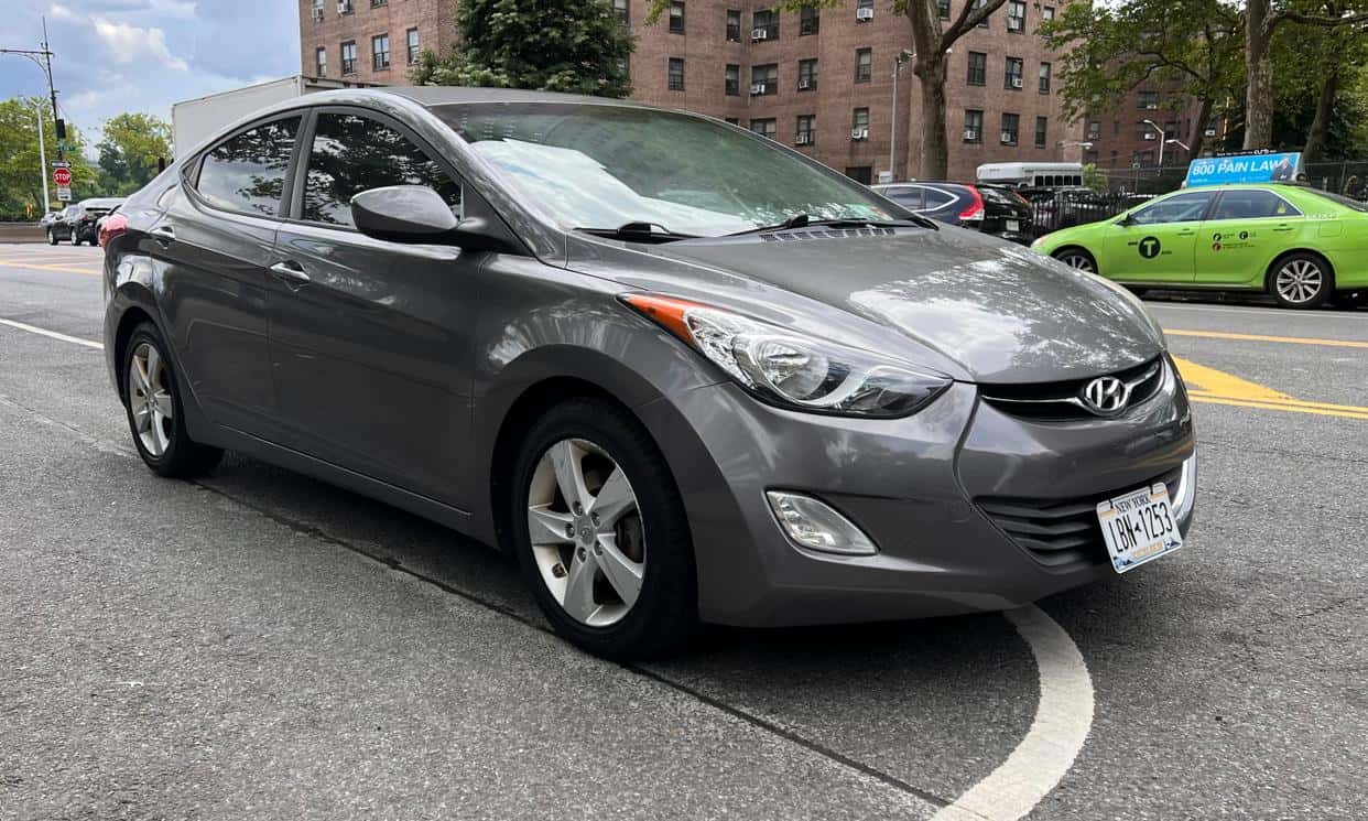 Thumbnail 1 of 2013 Hyundai Elantra (Gray)