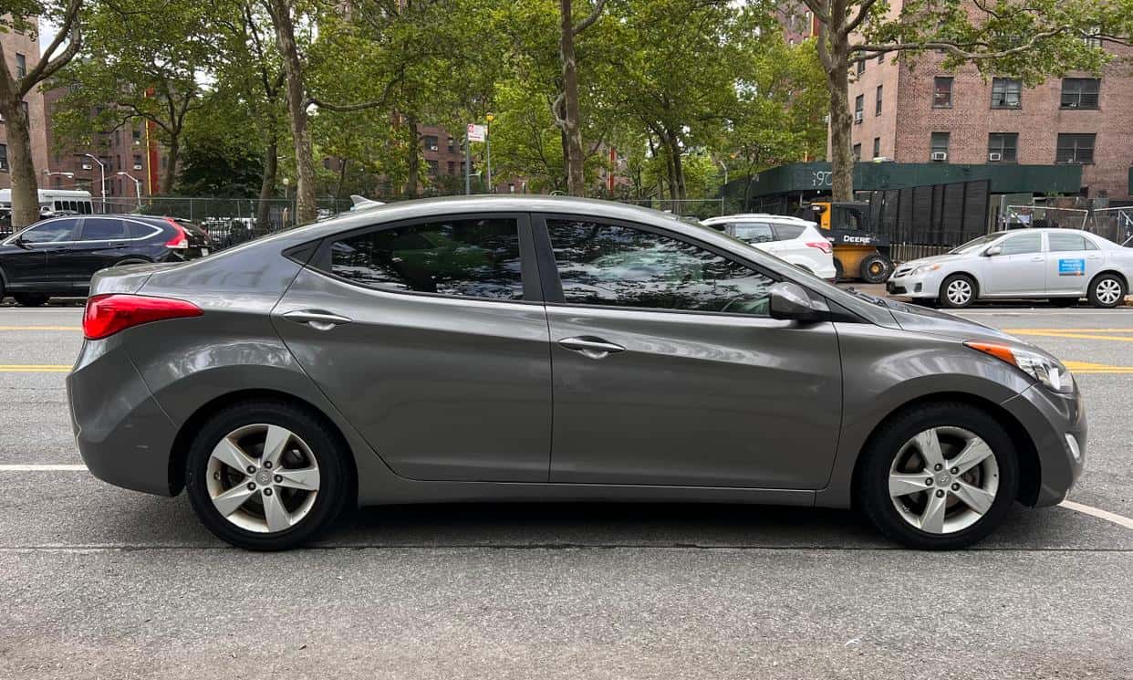 Thumbnail 2 of 2013 Hyundai Elantra (Gray)