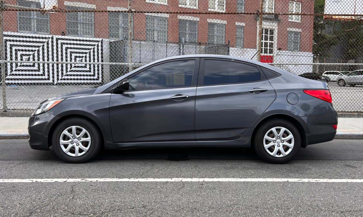 Thumbnail 2 of 2013 Hyundai Accent (Gray)