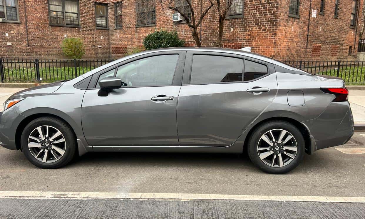 Thumbnail 2 of 2022 Nissan Versa (Gray) #1