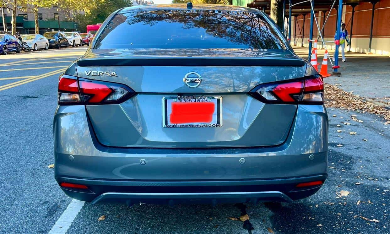Thumbnail 3 of 2022 Nissan Versa (Gray) #2