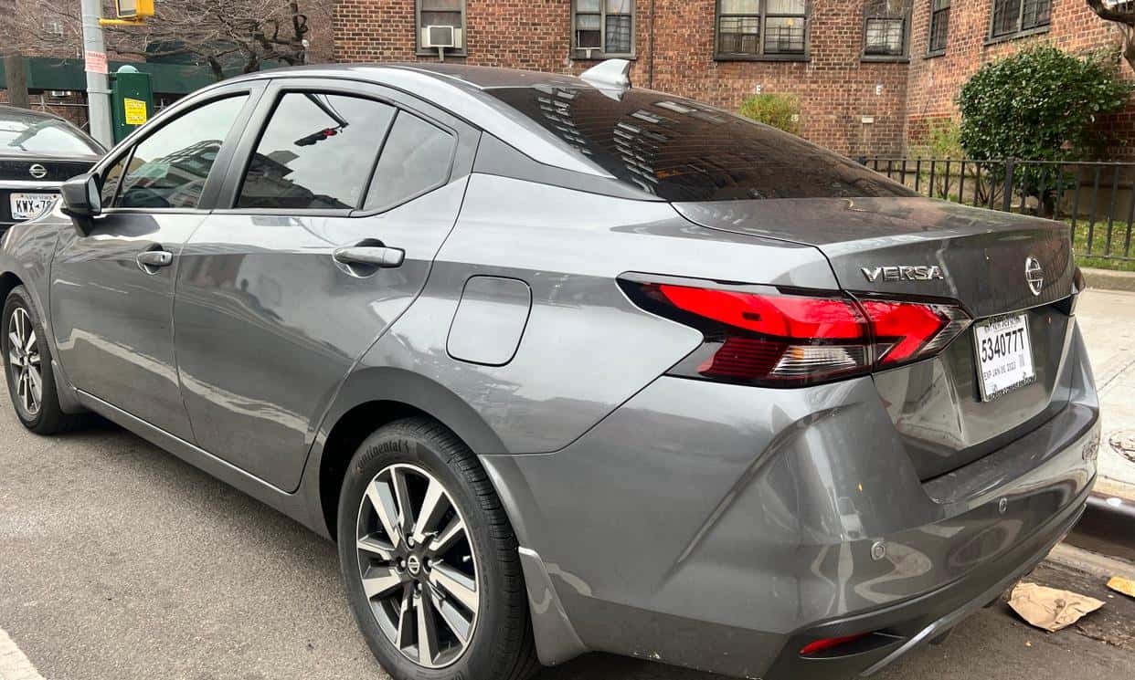 Thumbnail 3 of 2022 Nissan Versa (Gray) #1
