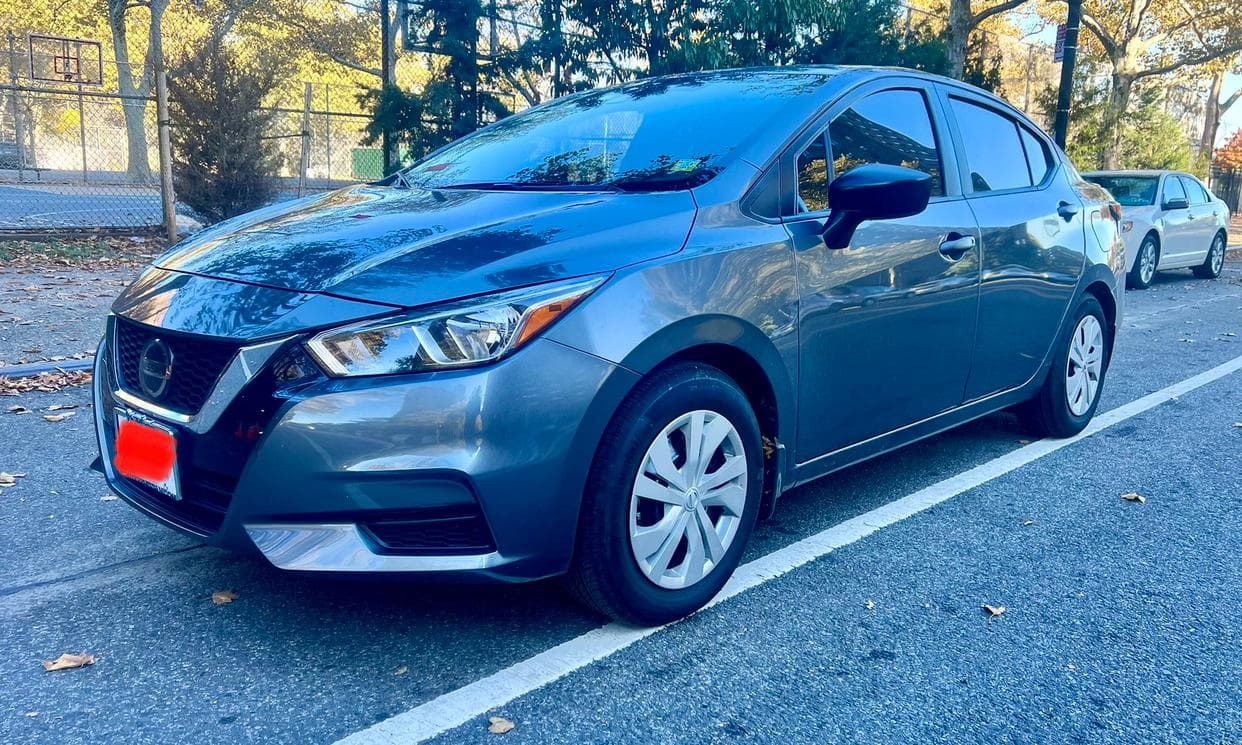 Image of 2022 Nissan Versa (Gray) #2