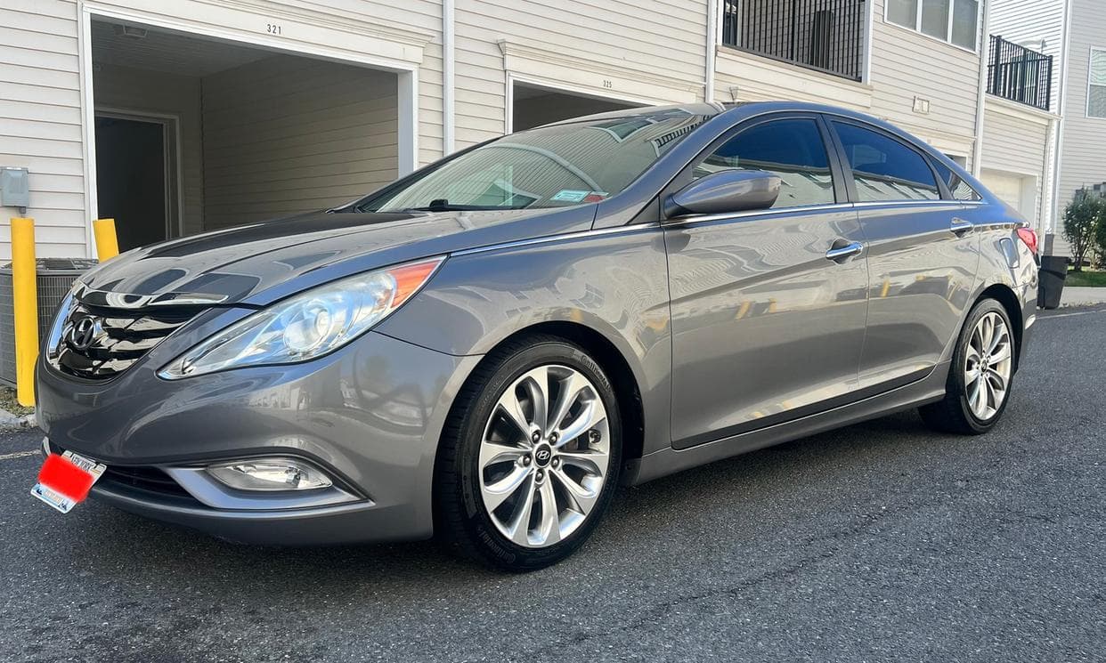 Image of 2011 Hyundai Sonata (Gray)